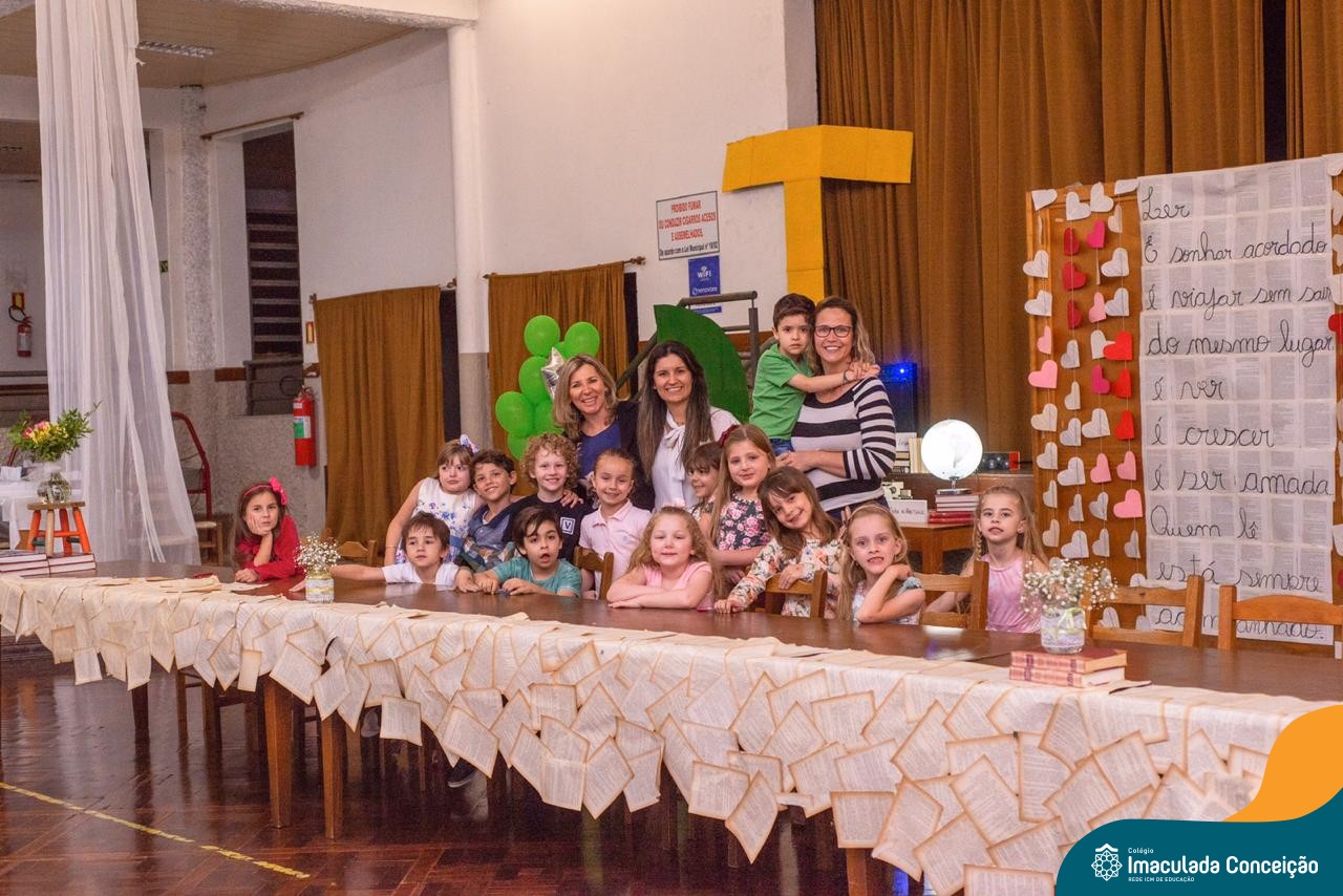 Turma 12 – Noite de autógrafos