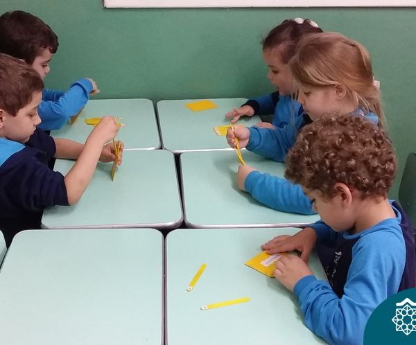Quebra-cabeça com palitos: motricidade e matemática - Educa Criança